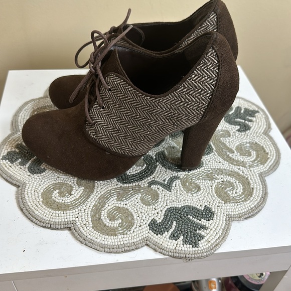Xoxo brown suede Oxford heels - Picture 5 of 7